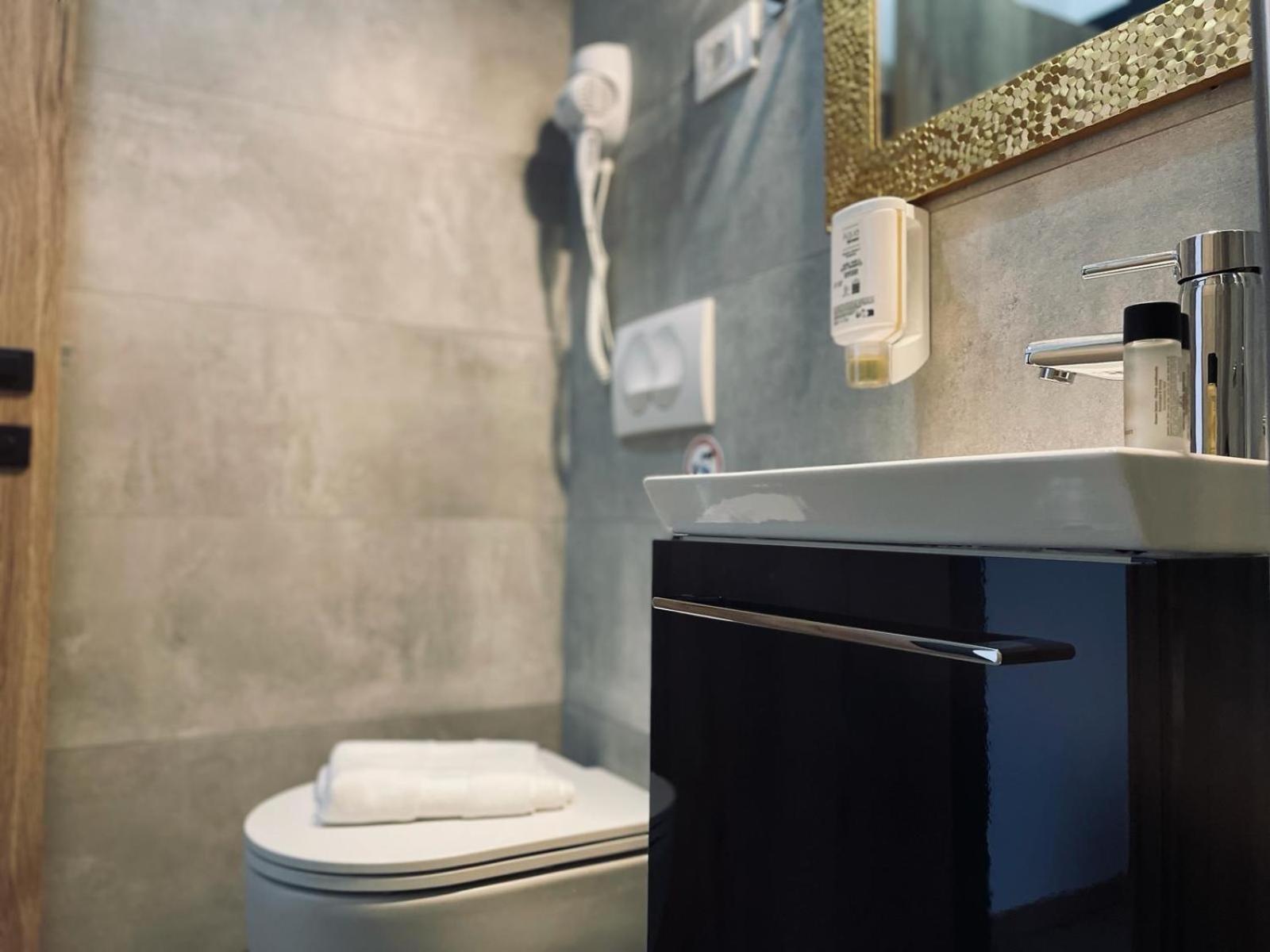 Astraluxe Apartment Fazana Luaran gambar