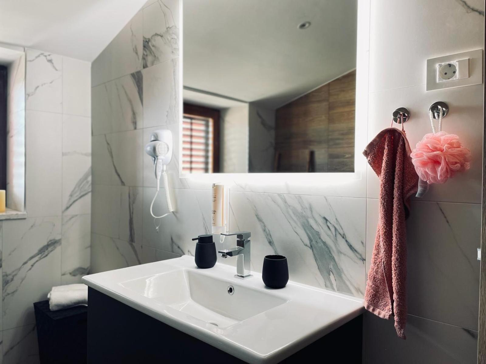 Astraluxe Apartment Fazana Luaran gambar