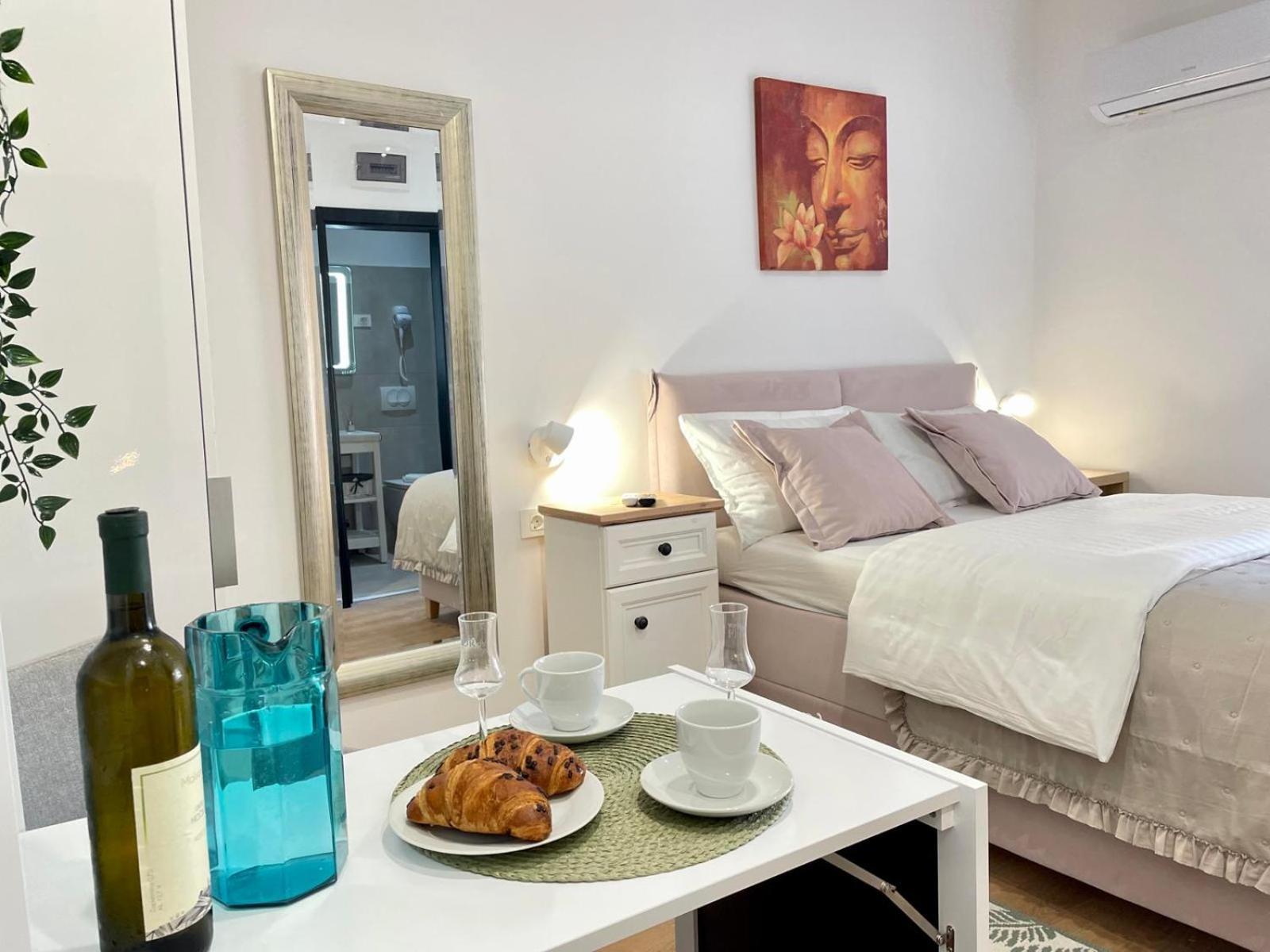 Astraluxe Apartment Fazana Luaran gambar