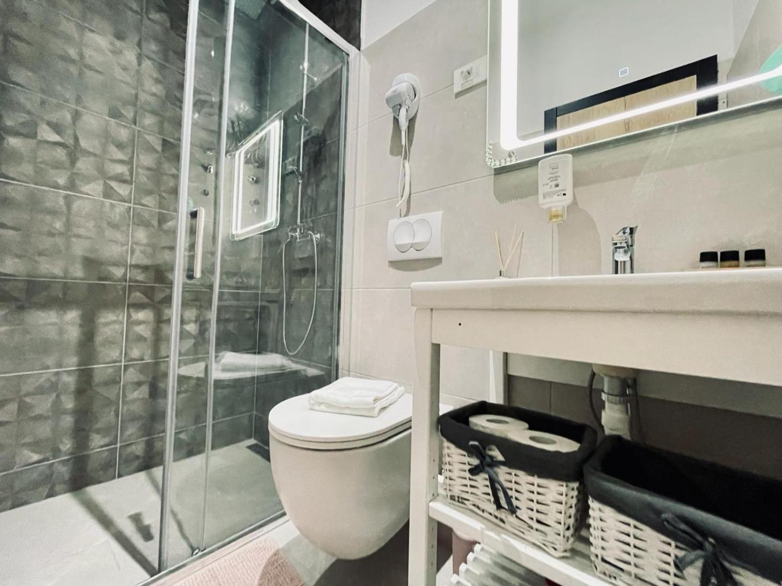 Astraluxe Apartment Fazana Luaran gambar