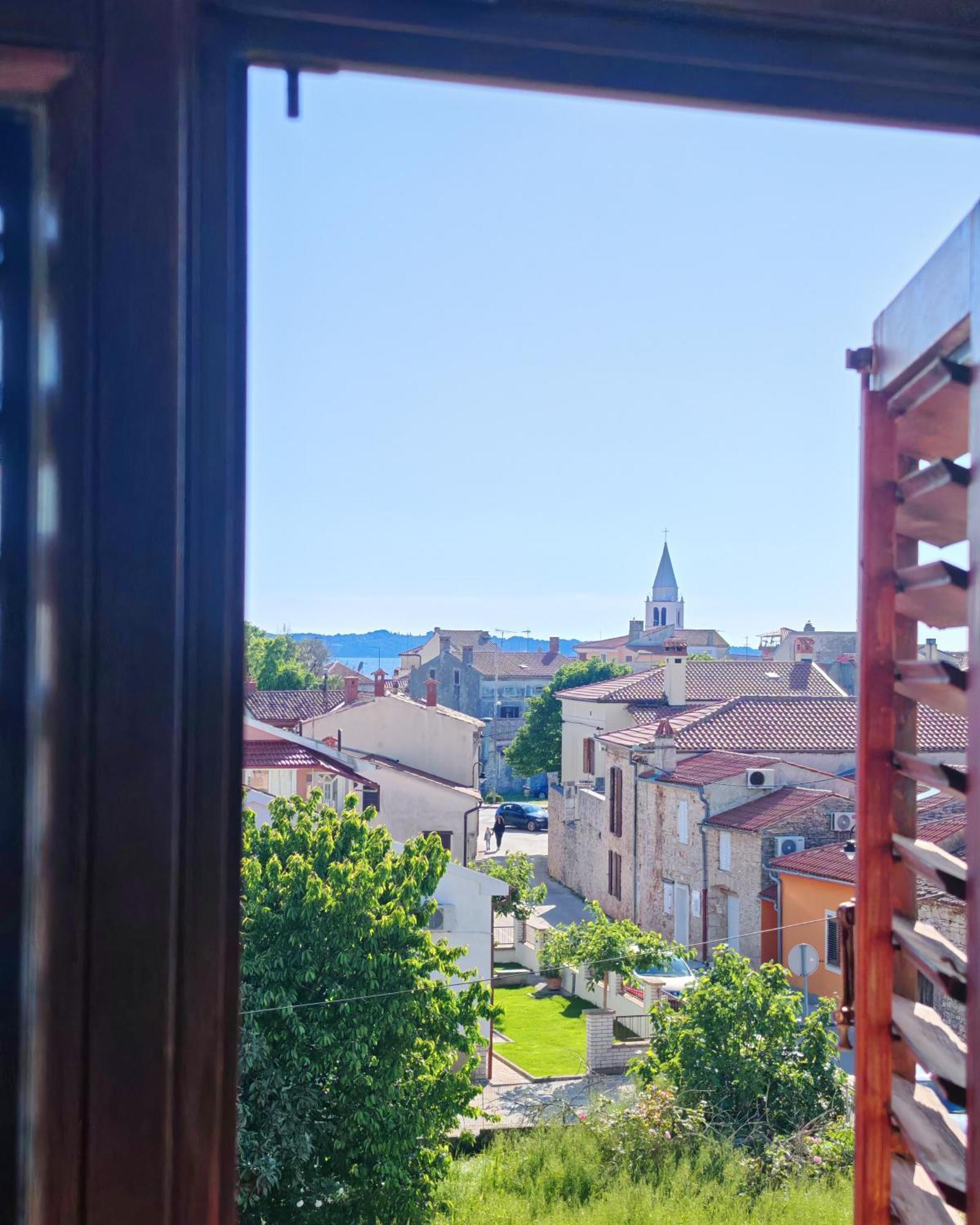 Astraluxe Apartment Fazana Luaran gambar
